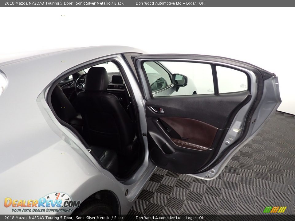 2018 Mazda MAZDA3 Touring 5 Door Sonic Silver Metallic / Black Photo #27