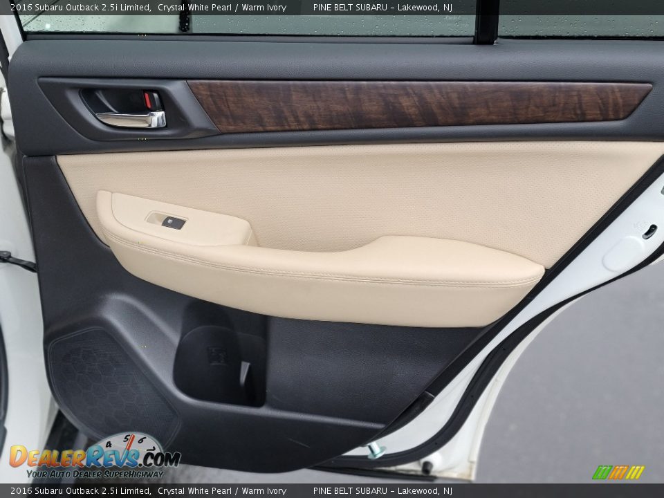 2016 Subaru Outback 2.5i Limited Crystal White Pearl / Warm Ivory Photo #28