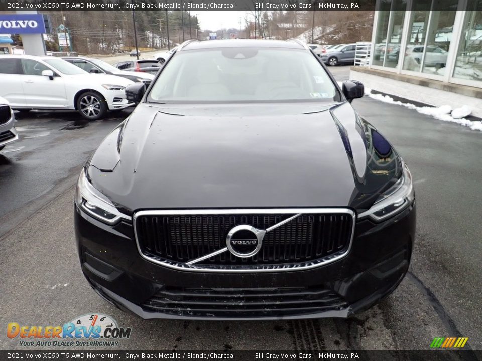 2021 Volvo XC60 T6 AWD Momentum Onyx Black Metallic / Blonde/Charcoal Photo #6