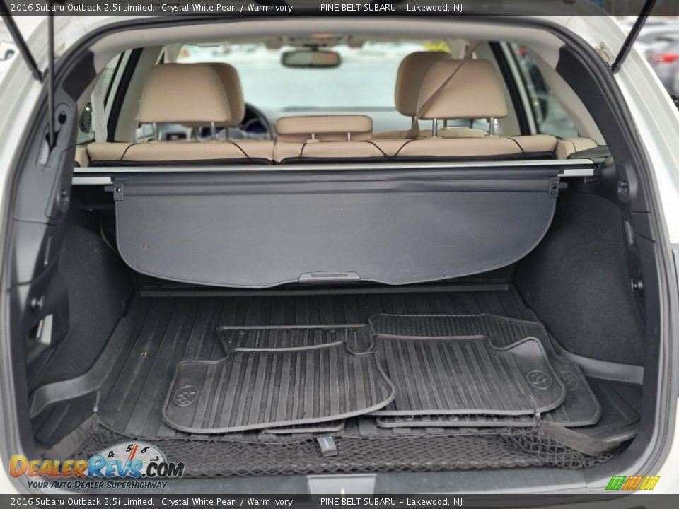 2016 Subaru Outback 2.5i Limited Crystal White Pearl / Warm Ivory Photo #31