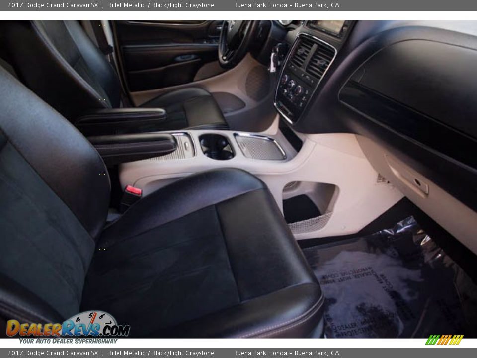 2017 Dodge Grand Caravan SXT Billet Metallic / Black/Light Graystone Photo #25