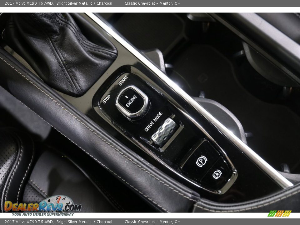 Controls of 2017 Volvo XC90 T6 AWD Photo #18