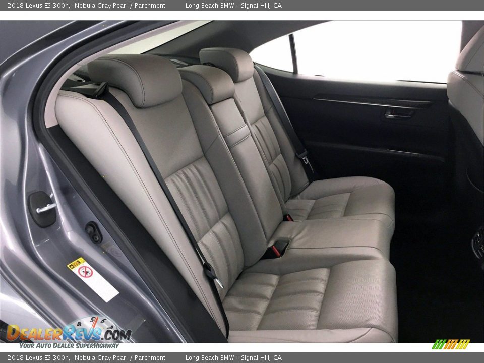 Rear Seat of 2018 Lexus ES 300h Photo #29