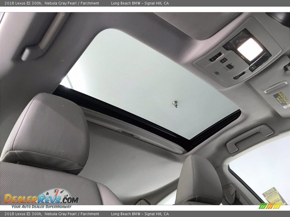 Sunroof of 2018 Lexus ES 300h Photo #31