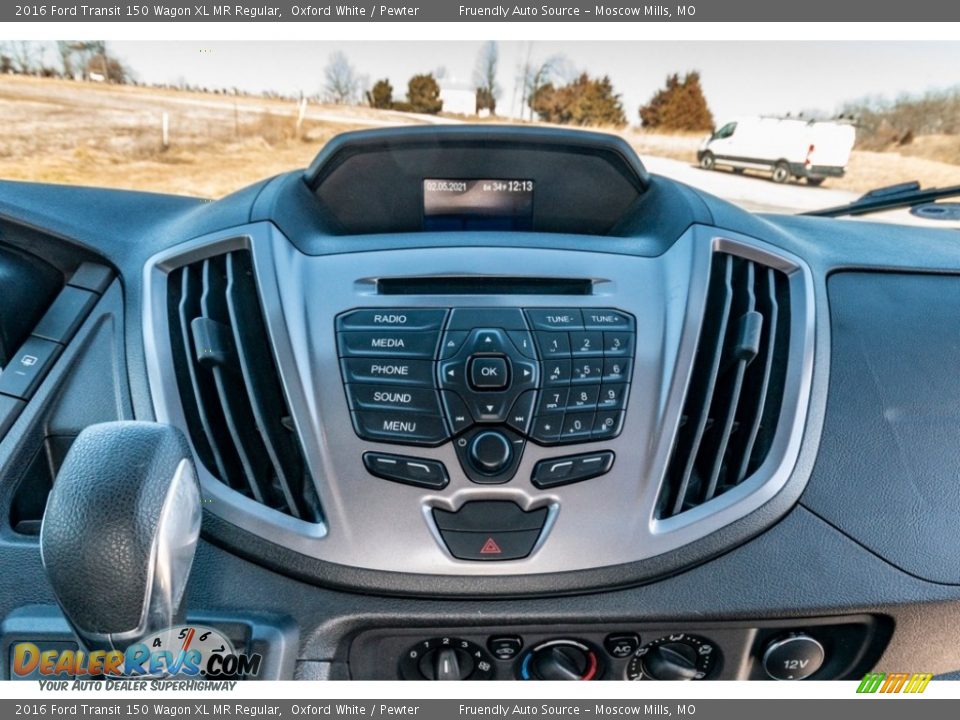 Controls of 2016 Ford Transit 150 Wagon XL MR Regular Photo #33