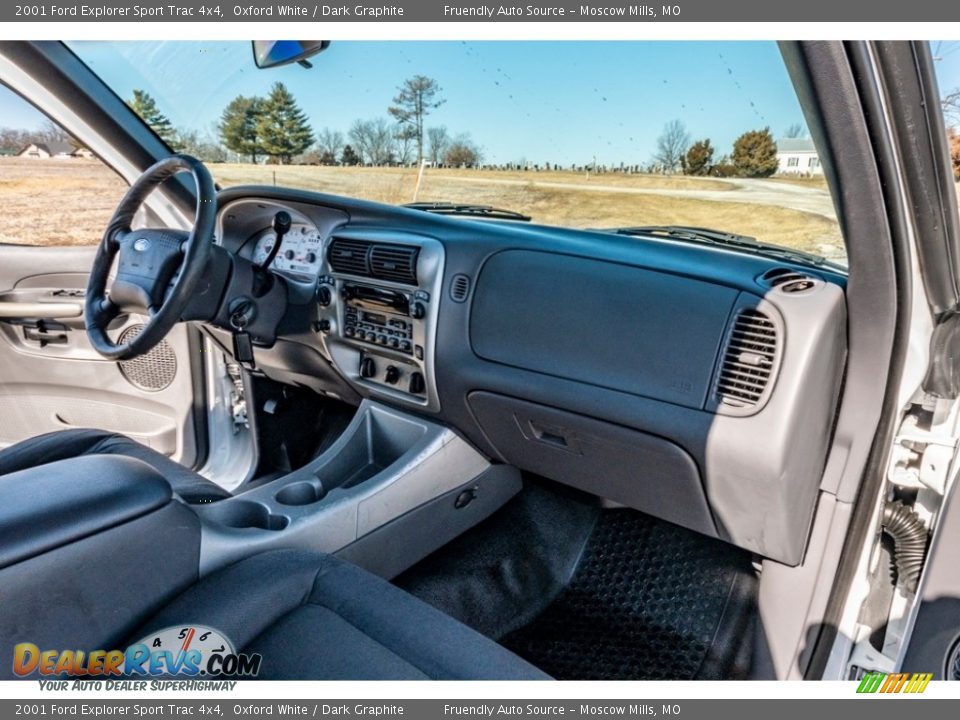 2001 Ford Explorer Sport Trac 4x4 Oxford White / Dark Graphite Photo #30