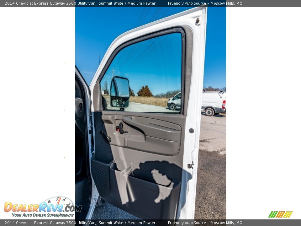 2014 Chevrolet Express Cutaway 3500 Utility Van Summit White / Medium Pewter Photo #33