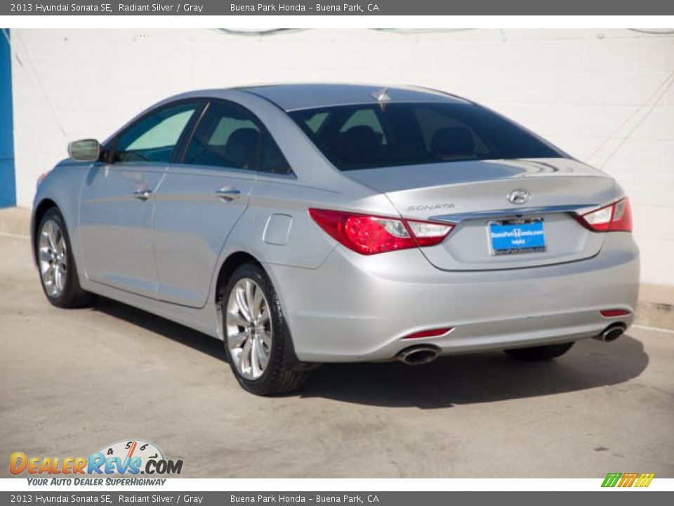 2013 Hyundai Sonata SE Radiant Silver / Gray Photo #2