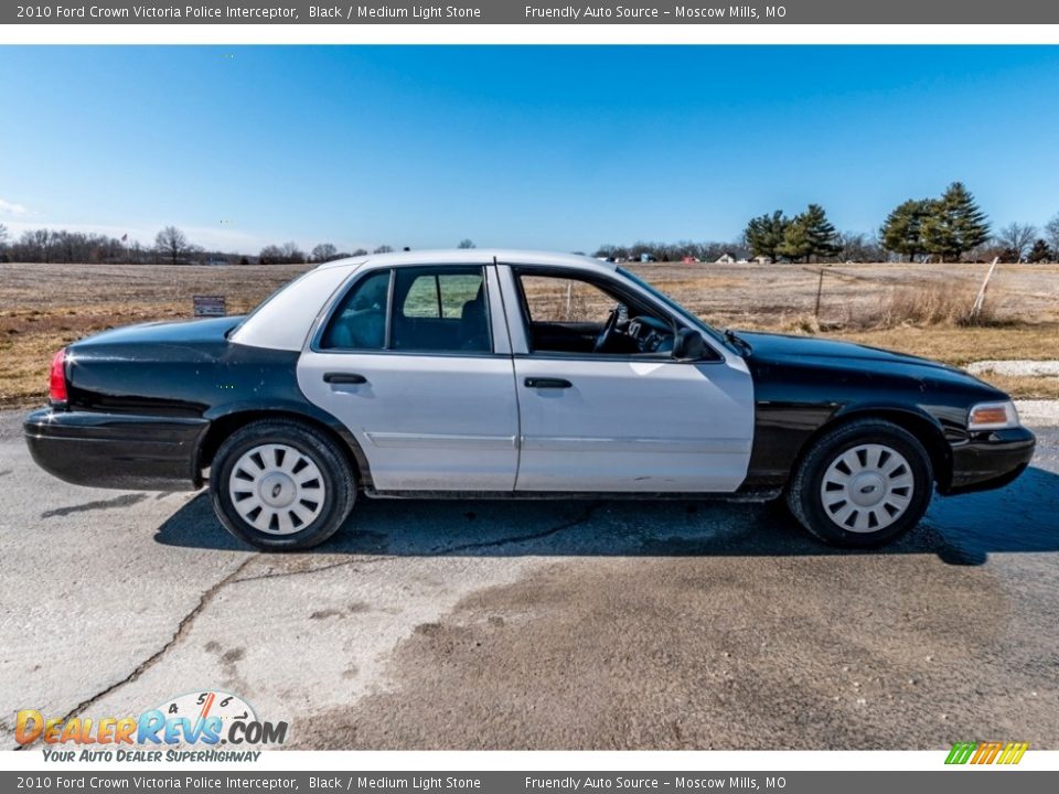 2010 Ford Crown Victoria Police Interceptor Black / Medium Light Stone Photo #3