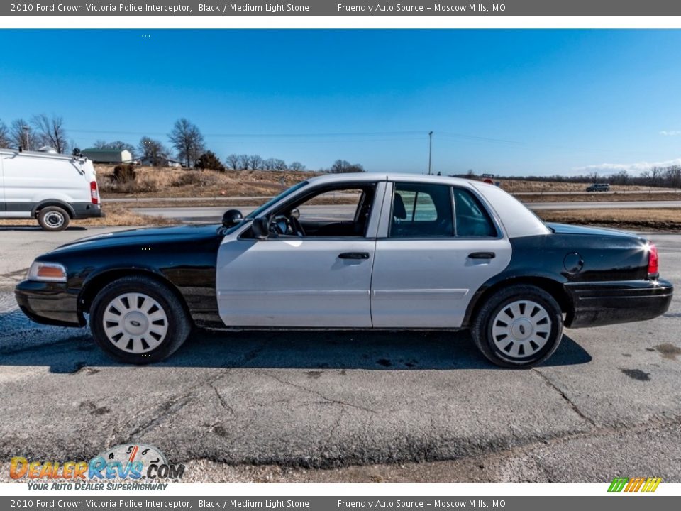 2010 Ford Crown Victoria Police Interceptor Black / Medium Light Stone Photo #7