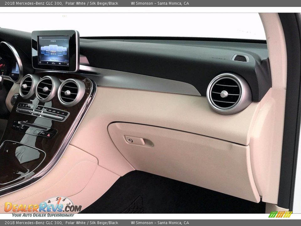 2018 Mercedes-Benz GLC 300 Polar White / Silk Beige/Black Photo #16