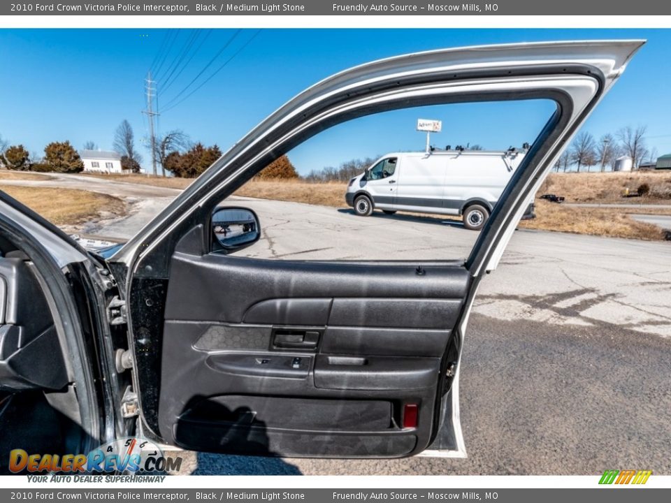 2010 Ford Crown Victoria Police Interceptor Black / Medium Light Stone Photo #26