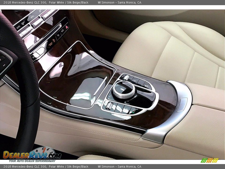 2018 Mercedes-Benz GLC 300 Polar White / Silk Beige/Black Photo #17