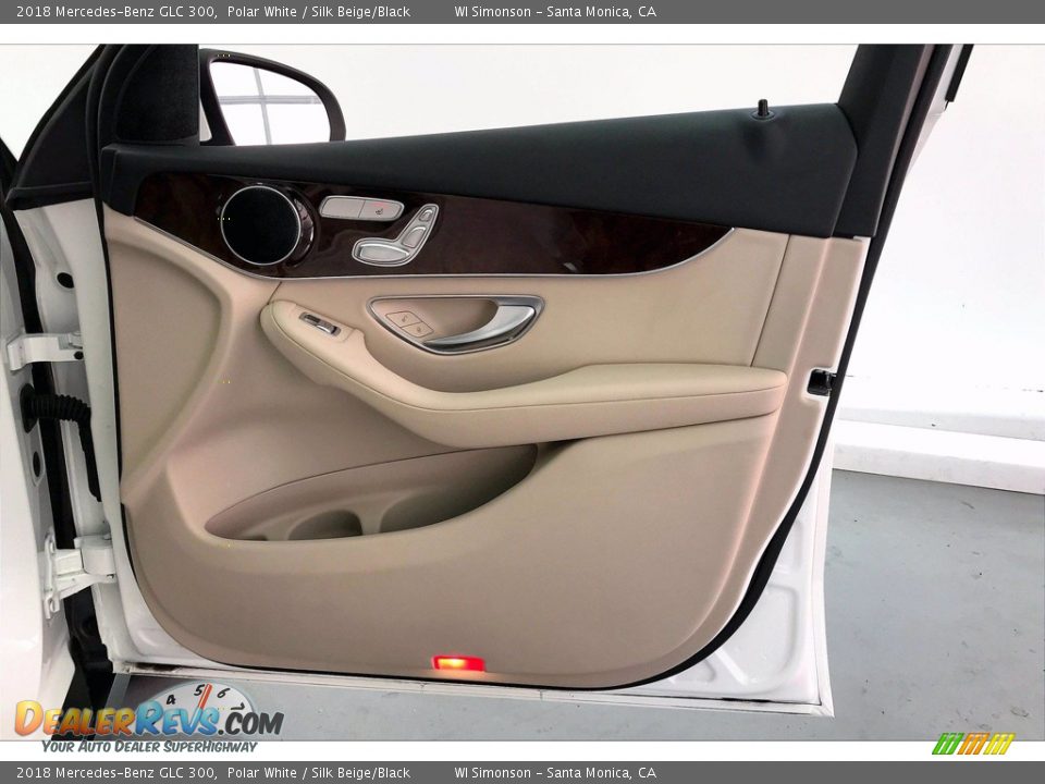 2018 Mercedes-Benz GLC 300 Polar White / Silk Beige/Black Photo #27