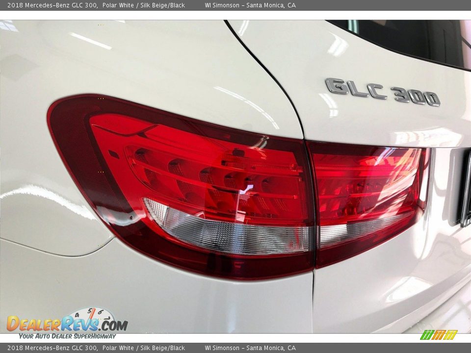 2018 Mercedes-Benz GLC 300 Polar White / Silk Beige/Black Photo #29
