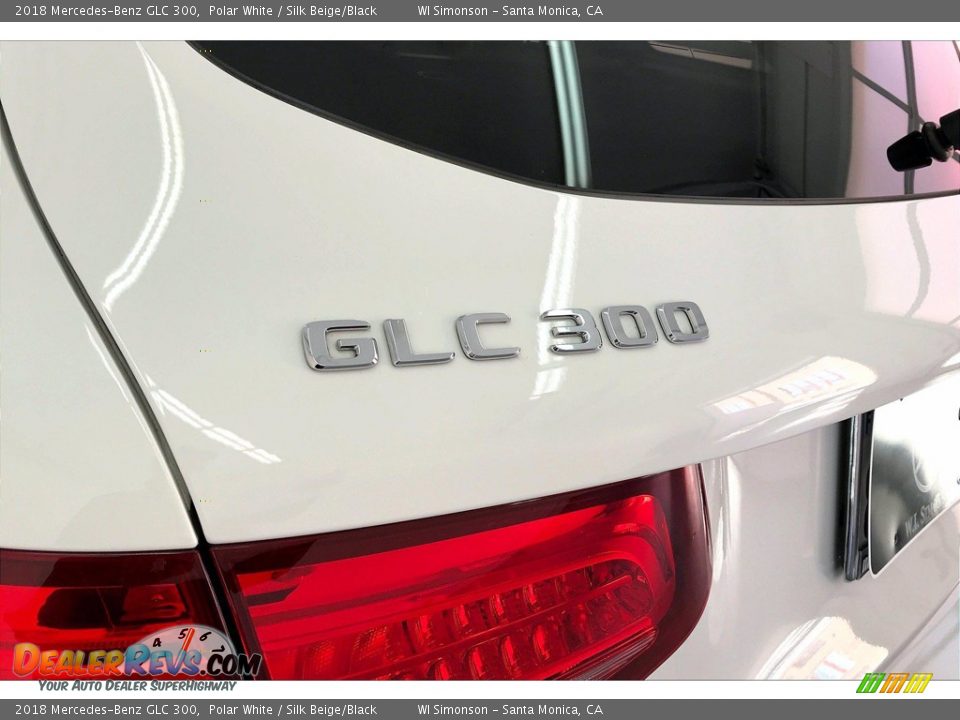 2018 Mercedes-Benz GLC 300 Polar White / Silk Beige/Black Photo #31