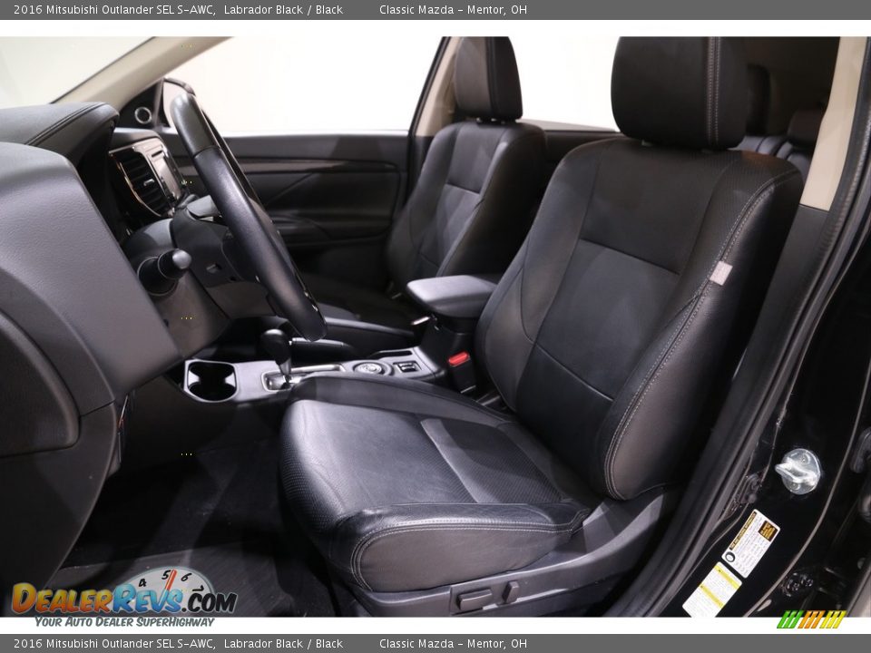 Front Seat of 2016 Mitsubishi Outlander SEL S-AWC Photo #5