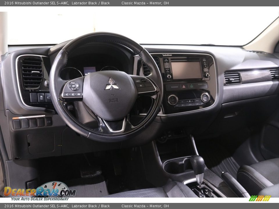 Dashboard of 2016 Mitsubishi Outlander SEL S-AWC Photo #6