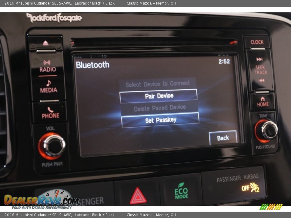 Controls of 2016 Mitsubishi Outlander SEL S-AWC Photo #11