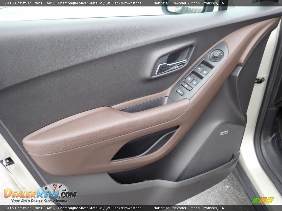 2016 Chevrolet Trax LT AWD Champagne Silver Metallic / Jet Black/Brownstone Photo #24