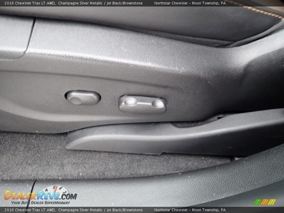 2016 Chevrolet Trax LT AWD Champagne Silver Metallic / Jet Black/Brownstone Photo #25