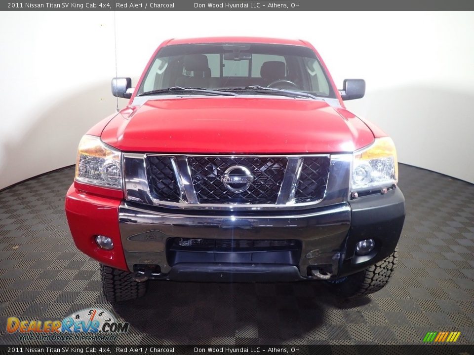 2011 Nissan Titan SV King Cab 4x4 Red Alert / Charcoal Photo #4