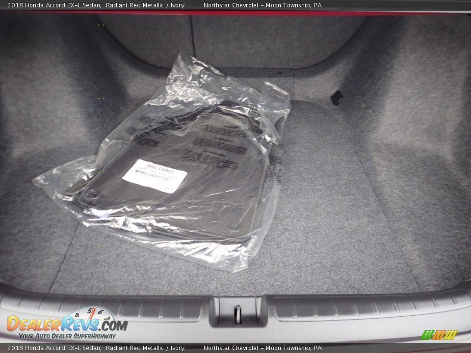 2018 Honda Accord EX-L Sedan Radiant Red Metallic / Ivory Photo #7