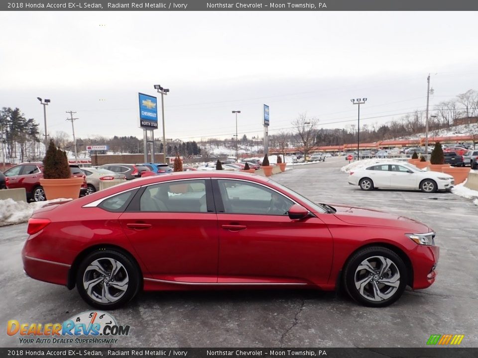 2018 Honda Accord EX-L Sedan Radiant Red Metallic / Ivory Photo #10