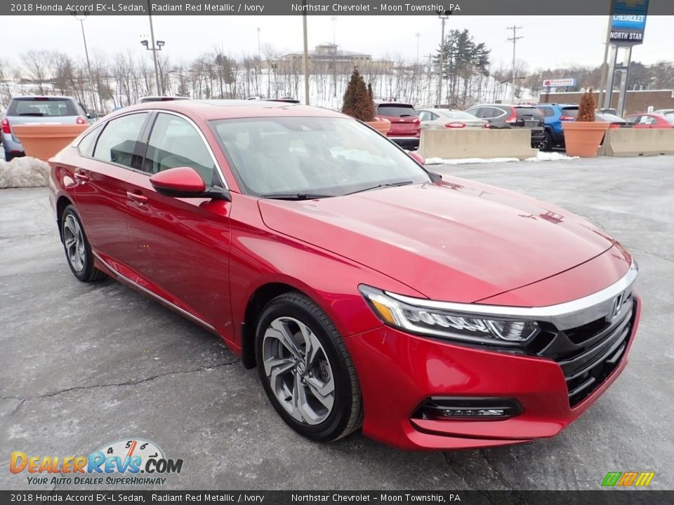 Front 3/4 View of 2018 Honda Accord EX-L Sedan Photo #11