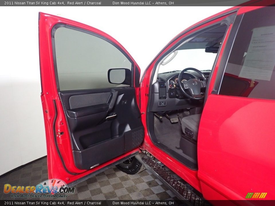 2011 Nissan Titan SV King Cab 4x4 Red Alert / Charcoal Photo #13