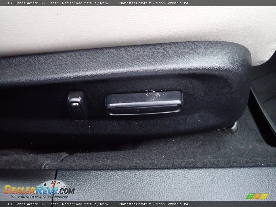 2018 Honda Accord EX-L Sedan Radiant Red Metallic / Ivory Photo #17