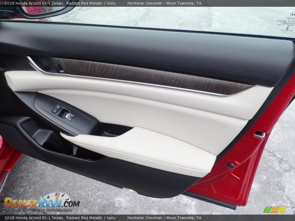 Door Panel of 2018 Honda Accord EX-L Sedan Photo #18