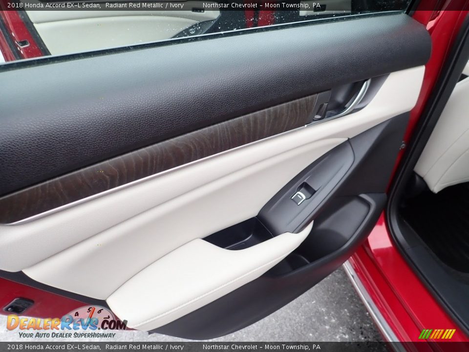 Door Panel of 2018 Honda Accord EX-L Sedan Photo #23