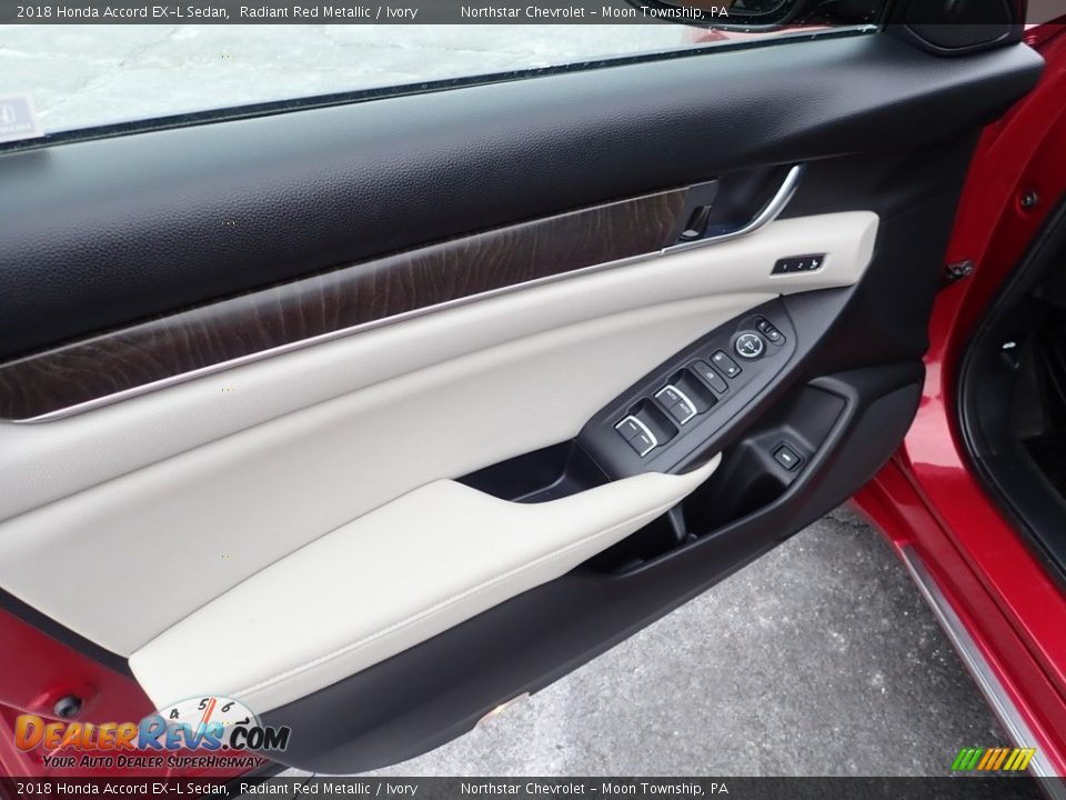 Door Panel of 2018 Honda Accord EX-L Sedan Photo #24