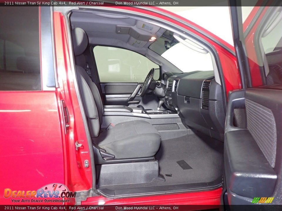 2011 Nissan Titan SV King Cab 4x4 Red Alert / Charcoal Photo #32