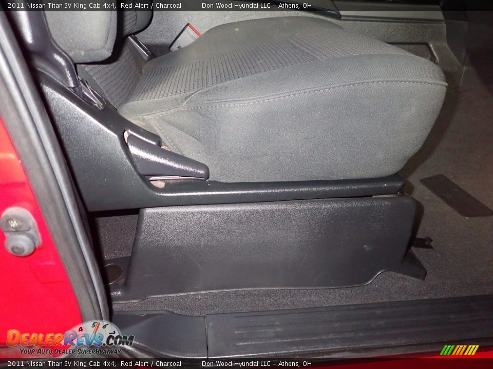 2011 Nissan Titan SV King Cab 4x4 Red Alert / Charcoal Photo #33
