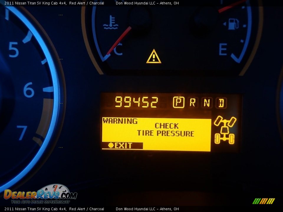2011 Nissan Titan SV King Cab 4x4 Red Alert / Charcoal Photo #36