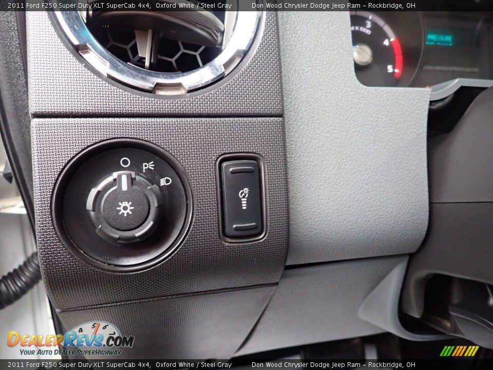 2011 Ford F250 Super Duty XLT SuperCab 4x4 Oxford White / Steel Gray Photo #18