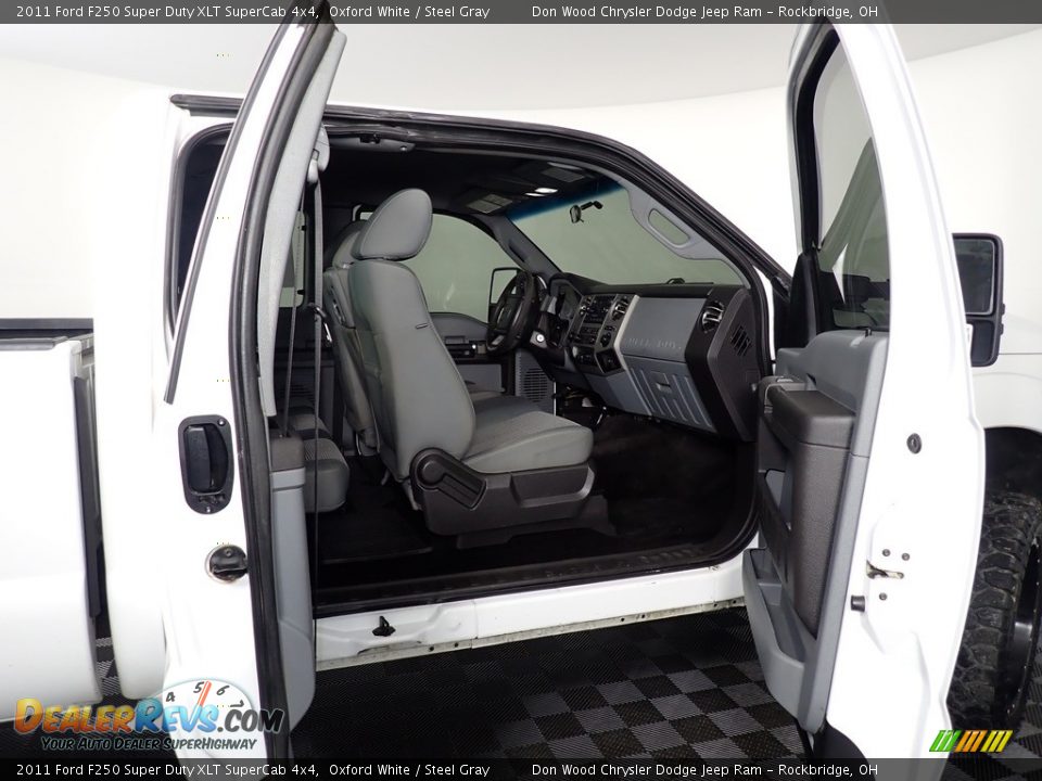 2011 Ford F250 Super Duty XLT SuperCab 4x4 Oxford White / Steel Gray Photo #29