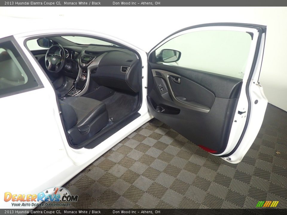 2013 Hyundai Elantra Coupe GS Monaco White / Black Photo #36