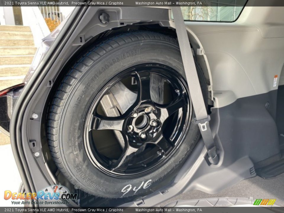 2021 Toyota Sienna XLE AWD Hybrid Predawn Gray Mica / Graphite Photo #17