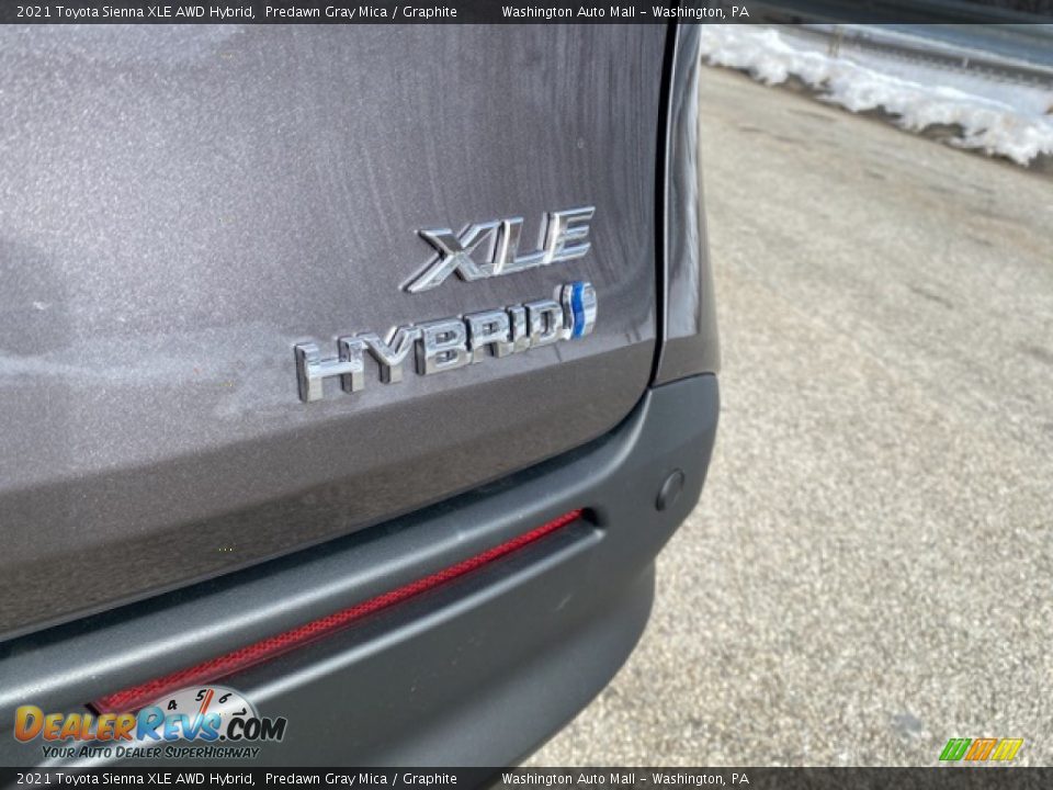 2021 Toyota Sienna XLE AWD Hybrid Predawn Gray Mica / Graphite Photo #24