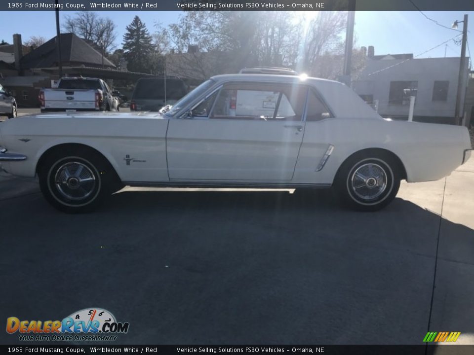 1965 Ford Mustang Coupe Wimbledon White / Red Photo #6