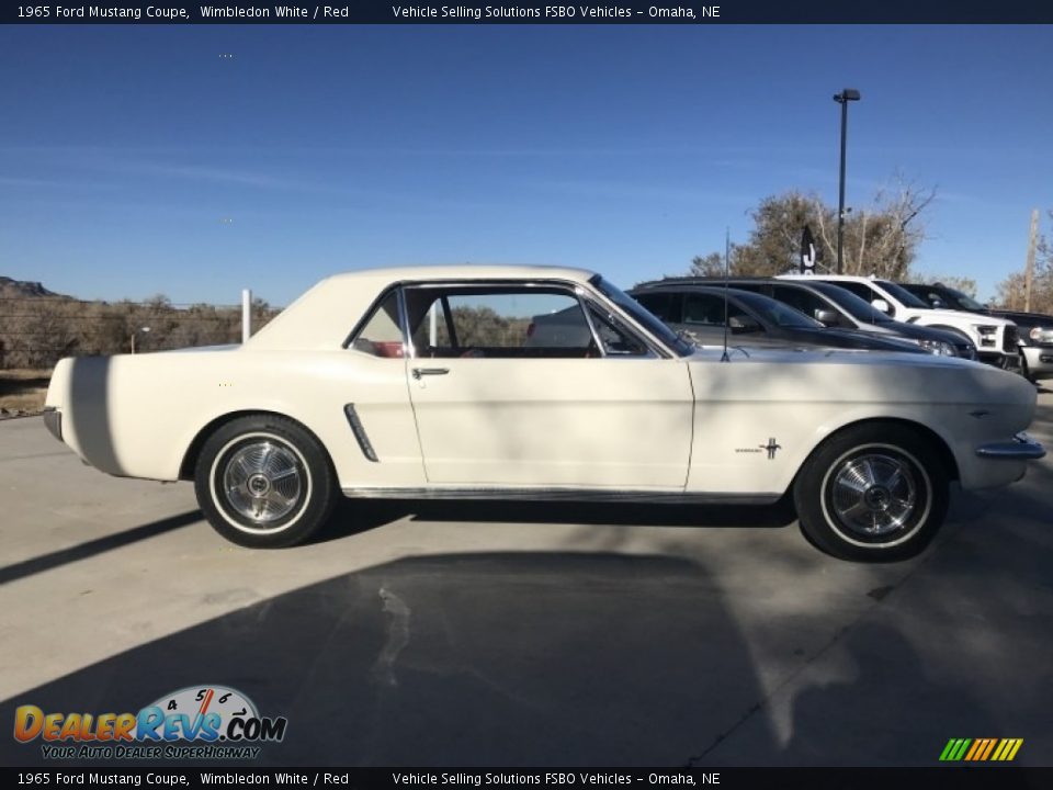 1965 Ford Mustang Coupe Wimbledon White / Red Photo #18