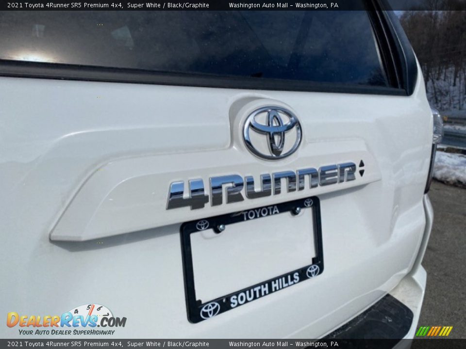 2021 Toyota 4Runner SR5 Premium 4x4 Super White / Black/Graphite Photo #24