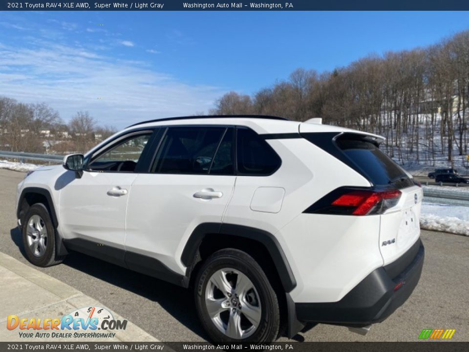 2021 Toyota RAV4 XLE AWD Super White / Light Gray Photo #2