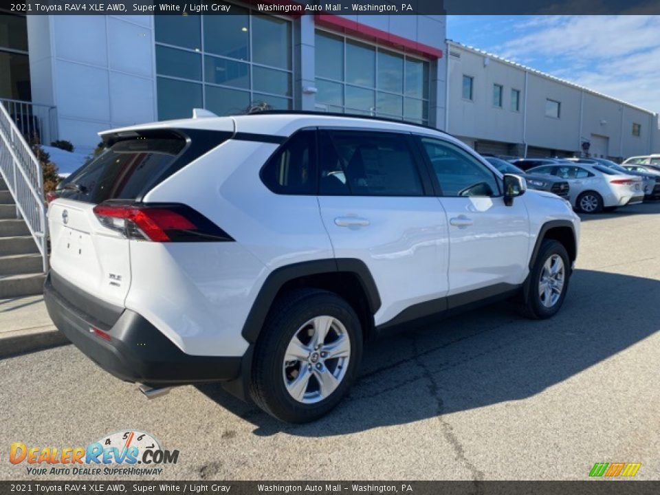 2021 Toyota RAV4 XLE AWD Super White / Light Gray Photo #13