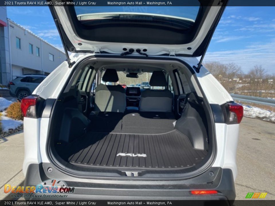 2021 Toyota RAV4 XLE AWD Super White / Light Gray Photo #29