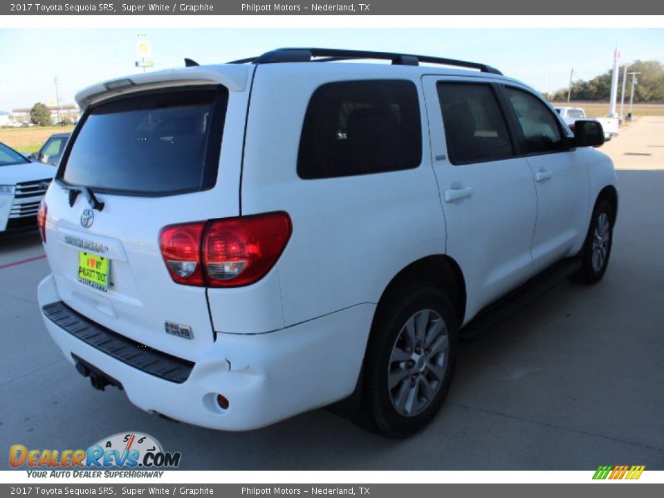 2017 Toyota Sequoia SR5 Super White / Graphite Photo #8