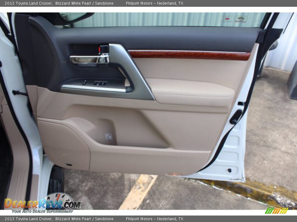 2013 Toyota Land Cruiser Blizzard White Pearl / Sandstone Photo #28